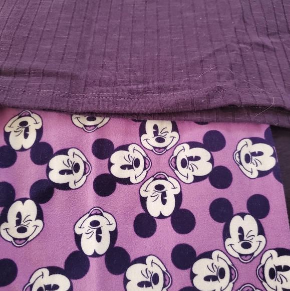 *SOLD* Lularoe Disney Mickey Mouse OS Leggings With Shirts - Picture 3 of 9